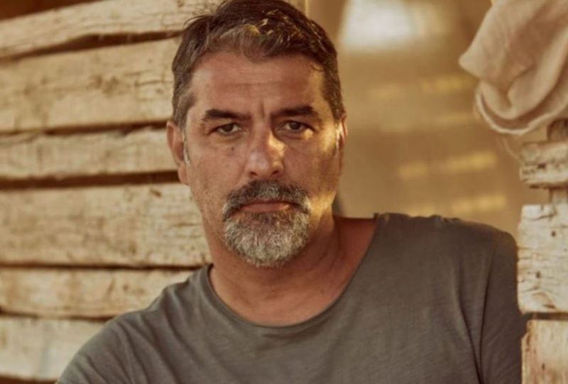 Βασίλης Μπισμπίκης: Η «γυναίκα- μυστήριο» στο σπίτι του και το «άδειασμα» από την ΕΛΑΣ Βασίλης Μπισμπίκης: Η «γυναίκα- μυστήριο» στο σπίτι του και το «άδειασμα» από την ΕΛΑΣ