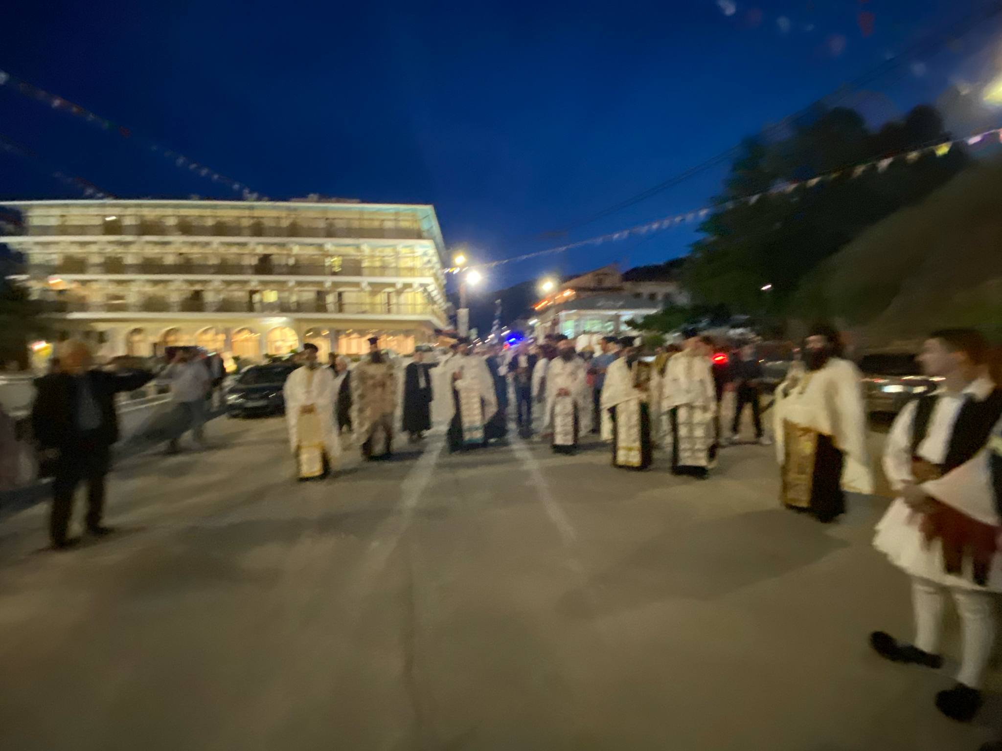 Εύβοια: Προσευχήθηκαν να σταματήσουν οι σεισμοί! Λιτανεία στον Ι. Ν. Κωνσταντίνου&Ελένης στο Προκόπι Εύβοια: Προσευχήθηκαν να σταματήσουν οι σεισμοί! Λιτανεία στον Ι. Ν. Κωνσταντίνου&Ελένης στο Προκόπι