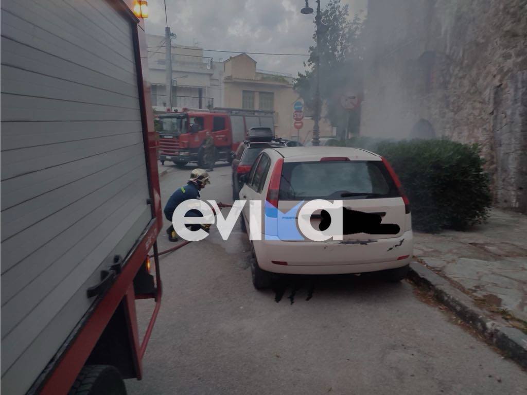 Χαλκίδα τώρα φωτιά σε σταθμευμένο όχημα (pics&vid) Χαλκίδα τώρα φωτιά σε σταθμευμένο όχημα (pics&vid)