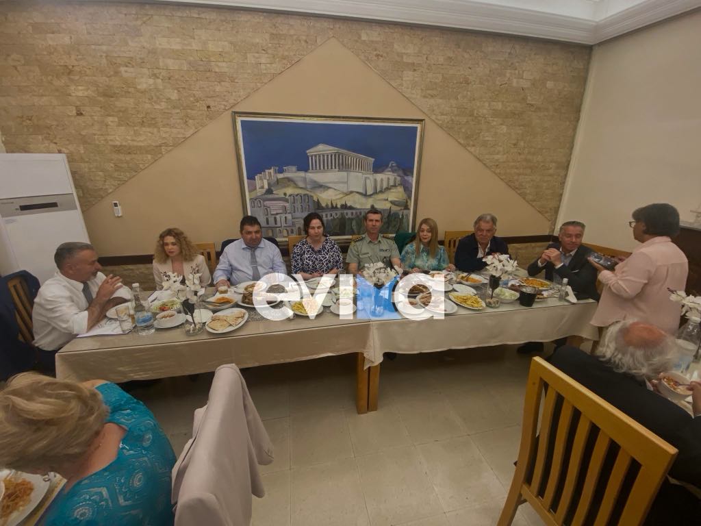 Σε δείπνο στην ΕΛΔΥΚ ο Γιώργος Τσαπουρνιώτης – Αύριο αποχωρεί από την Κύπρο η Ευβοιώτικη αποστολή Σε δείπνο στην ΕΛΔΥΚ ο Γιώργος Τσαπουρνιώτης – Αύριο αποχωρεί από την Κύπρο η Ευβοιώτικη αποστολή