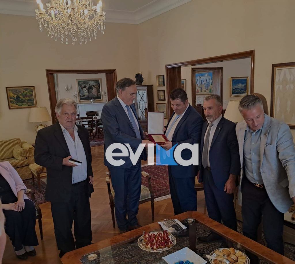 Συνάντηση Τσαπουρνιώτη με τον Έλληνα Πρέσβη στην Κύπρο – Τι συζήτησαν (pics&vid) Συνάντηση Τσαπουρνιώτη με τον Έλληνα Πρέσβη στην Κύπρο – Τι συζήτησαν (pics&vid)