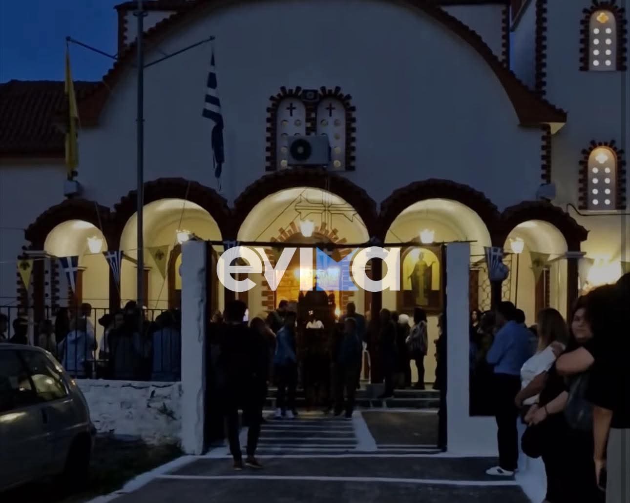 Εύβοια: Ο Κάραβος γιορτάζει τον πολιούχο του! Περιφορά της εικόνας των Αγίων Κωνσταντίνου και Ελένης (βίντεο) Εύβοια: Ο Κάραβος γιορτάζει τον πολιούχο του! Περιφορά της εικόνας των Αγίων Κωνσταντίνου και Ελένης (βίντεο)