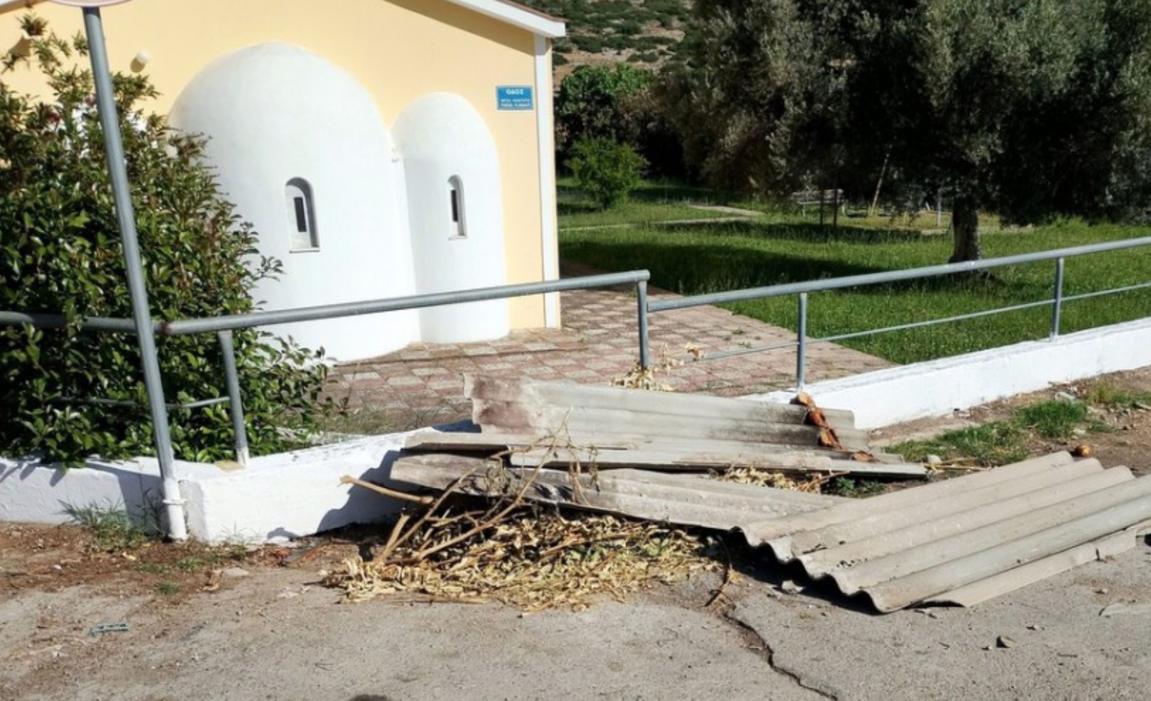 Αδιανόητο περιστατικό στην Εύβοια: Μετέτρεψαν εκκλησία σε σκουπιδότοπο