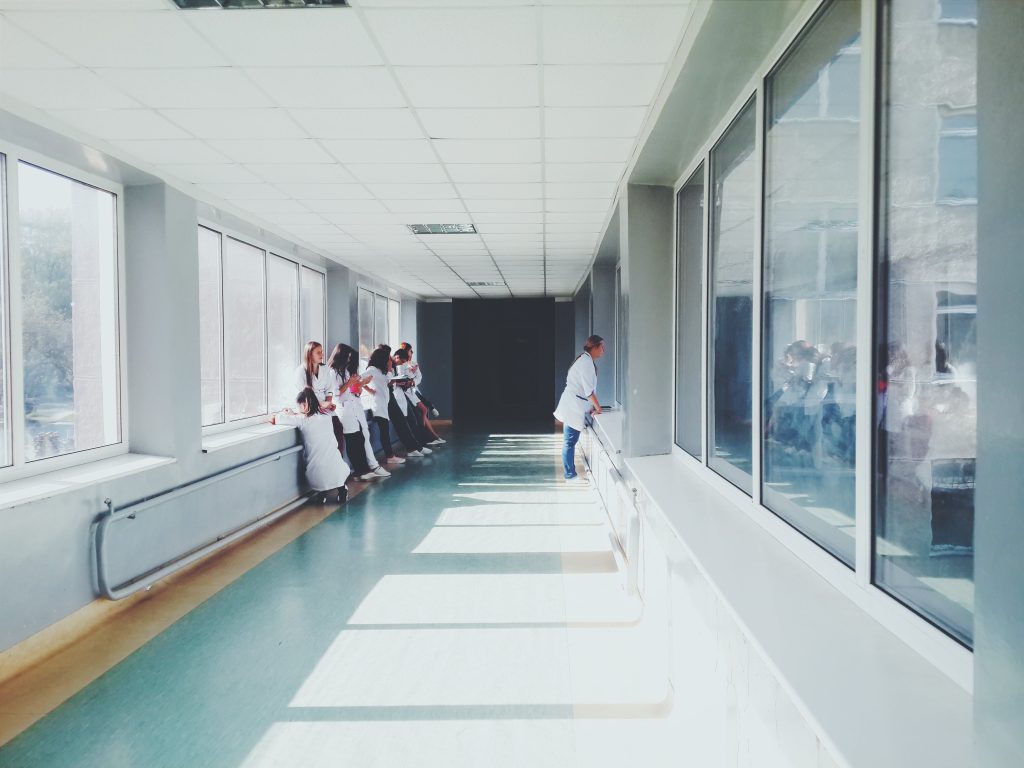 Ανανέωση 104 συμβάσεων προσωπικού για την στήριξη προνομιακών δομών Ανανέωση 104 συμβάσεων προσωπικού για την στήριξη προνομιακών δομών