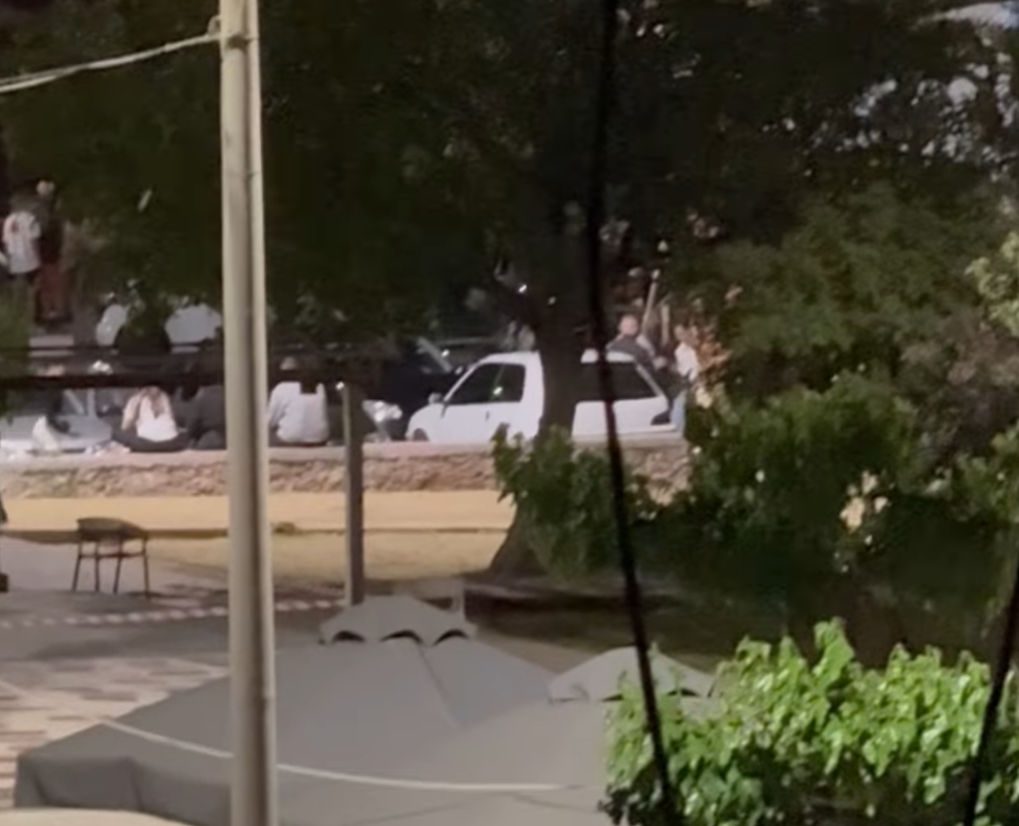 Εύβοια: Νεαροί με ισχυρά ηχοσυστήματα έφτιαξαν αυτοσχέδια πίστα Drift στο Λιμάνι της Νέας Αρτάκης Εύβοια: Νεαροί με ισχυρά ηχοσυστήματα έφτιαξαν αυτοσχέδια πίστα Drift στο Λιμάνι της Νέας Αρτάκης