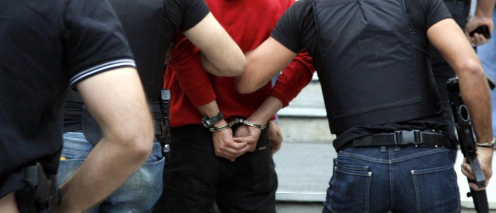 Συνελήφθησαν για την αρπαγή 14χρονης στη Φθιώτιδα Συνελήφθησαν για την αρπαγή 14χρονης στη Φθιώτιδα
