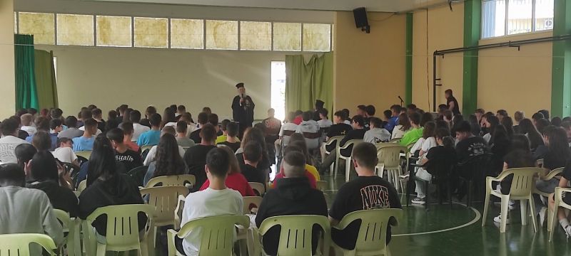 Χαλκίδα: Δίωρη συζήτηση του Μητροπολίτη με μαθητές του 4ου Γυμνασίου Χαλκίδα: Δίωρη συζήτηση του Μητροπολίτη με μαθητές του 4ου Γυμνασίου