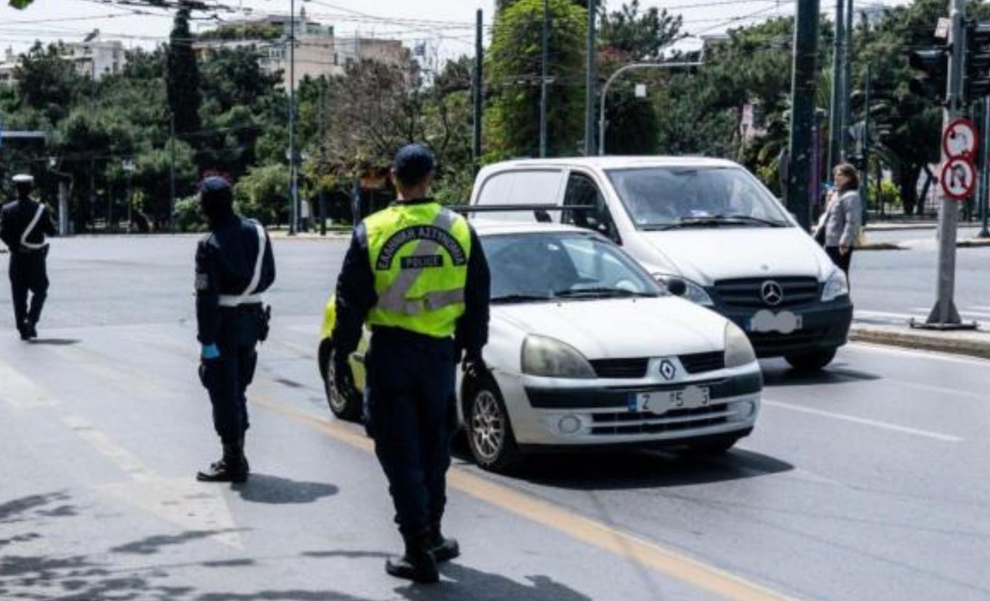 Νέος ΚΟΚ: Πρόστιμο 4.000 ευρώ και αφαίρεση διπλώματος για 8 χρόνια – Δείτε ποιους οδηγούς τιμωρεί Νέος ΚΟΚ: Πρόστιμο 4.000 ευρώ και αφαίρεση διπλώματος για 8 χρόνια – Δείτε ποιους οδηγούς τιμωρεί