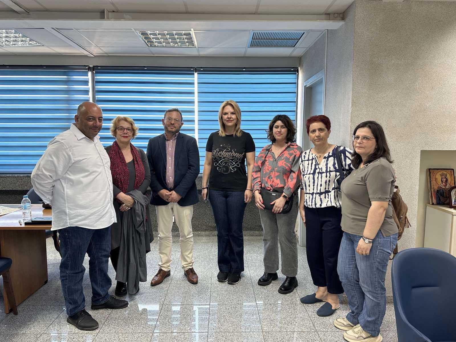 Χαλκίδα: Συνάντηση της Δημάρχου με τον διευθυντή του ΕΕΕΕΚ Χαλκίδα: Συνάντηση της Δημάρχου με τον διευθυντή του ΕΕΕΕΚ
