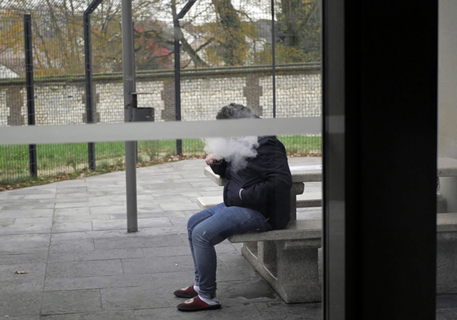 Γαλλία: Απαγόρευση καπνίσματος σε παραλίες, πάρκα, στάσεις λεωφορείων και έξω από τα σχολεία Γαλλία: Απαγόρευση καπνίσματος σε παραλίες, πάρκα, στάσεις λεωφορείων και έξω από τα σχολεία