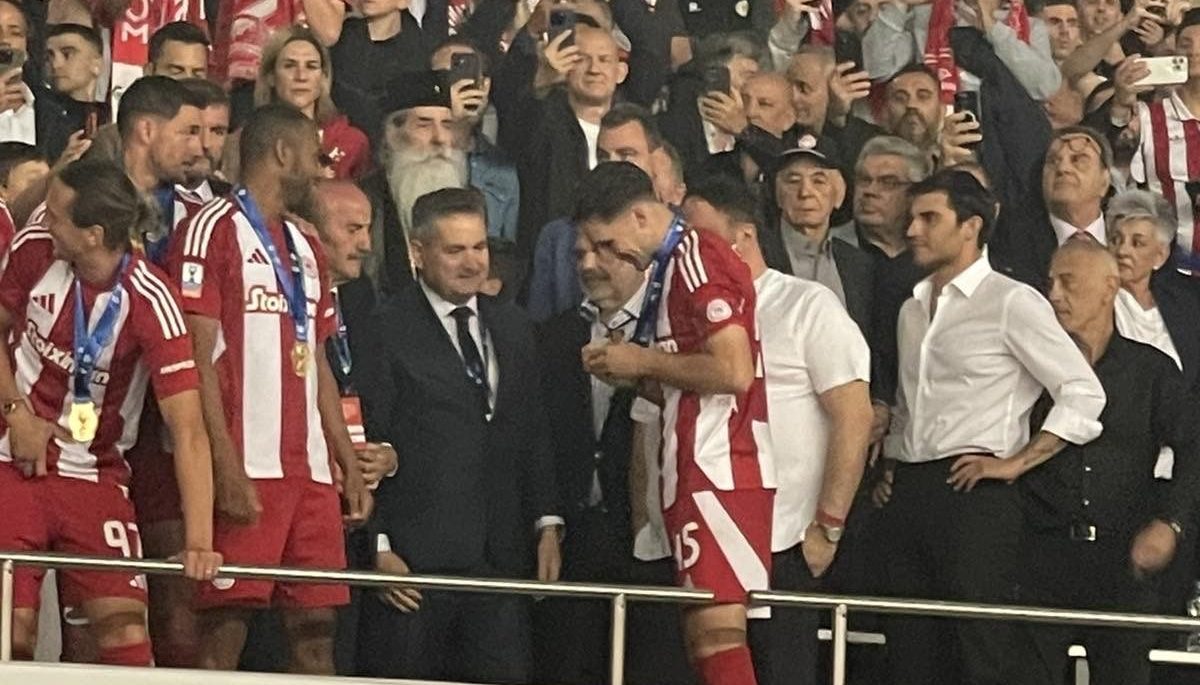 Υπερήφανη η Εύβοια που έχει το Ρέτσα στο ποδόσφαιρο! Υπερήφανη η Εύβοια που έχει το Ρέτσα στο ποδόσφαιρο!