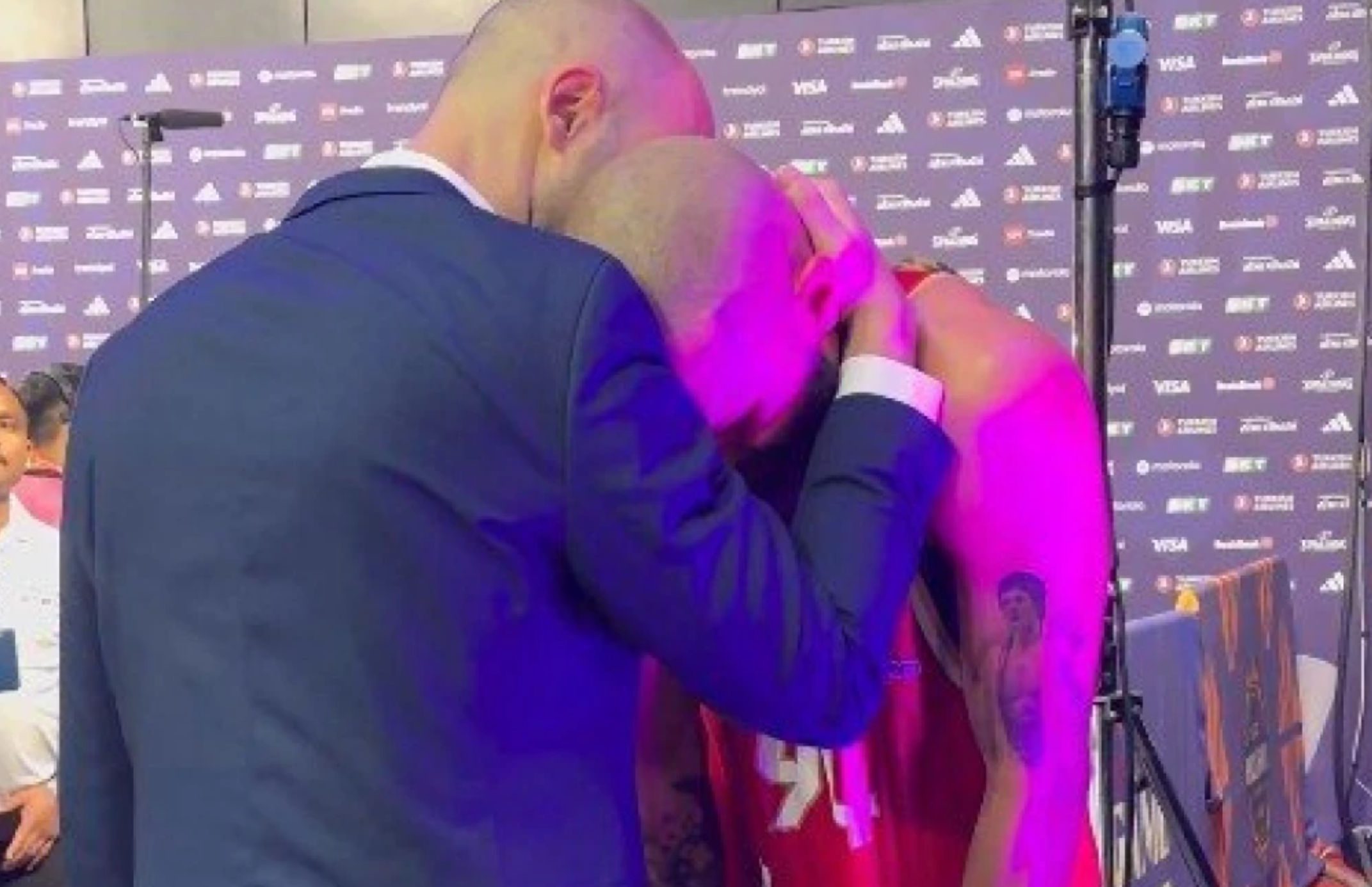 Final 4: Ο Σπανούλης αποκάλυψε όσα είπε στον Φουρνιέ στην συγκινητική αγκαλιά