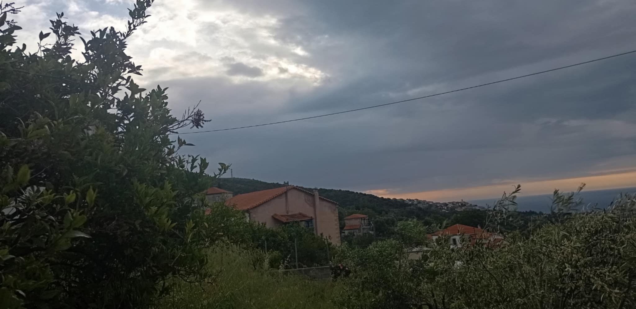 Καιρός: Συννεφιά και τοπικές βροχές σήμερα στην Εύβοια Καιρός: Συννεφιά και τοπικές βροχές σήμερα στην Εύβοια