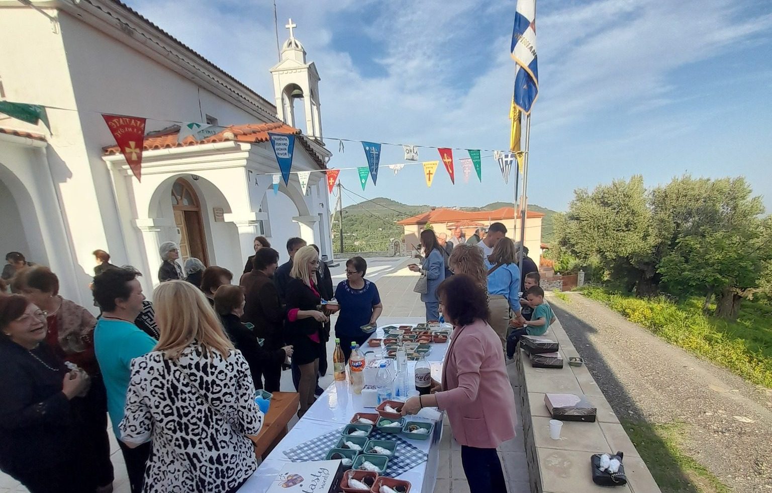 Εύβοια: Το γραφικό χωριό των Κρινιάνων γιορτάζει τον Πολιούχο του ‘Αγιο Ιωάννη το Θεολόγο Εύβοια: Το γραφικό χωριό των Κρινιάνων γιορτάζει τον Πολιούχο του ‘Αγιο Ιωάννη το Θεολόγο