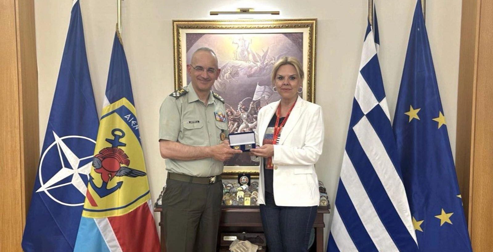 Στον αρχηγό ΓΕΕΘΑ η δήμαρχος Χαλκιδέων, Έλενα Βάκα – Τι συζήτησαν Στον αρχηγό ΓΕΕΘΑ η δήμαρχος Χαλκιδέων, Έλενα Βάκα – Τι συζήτησαν