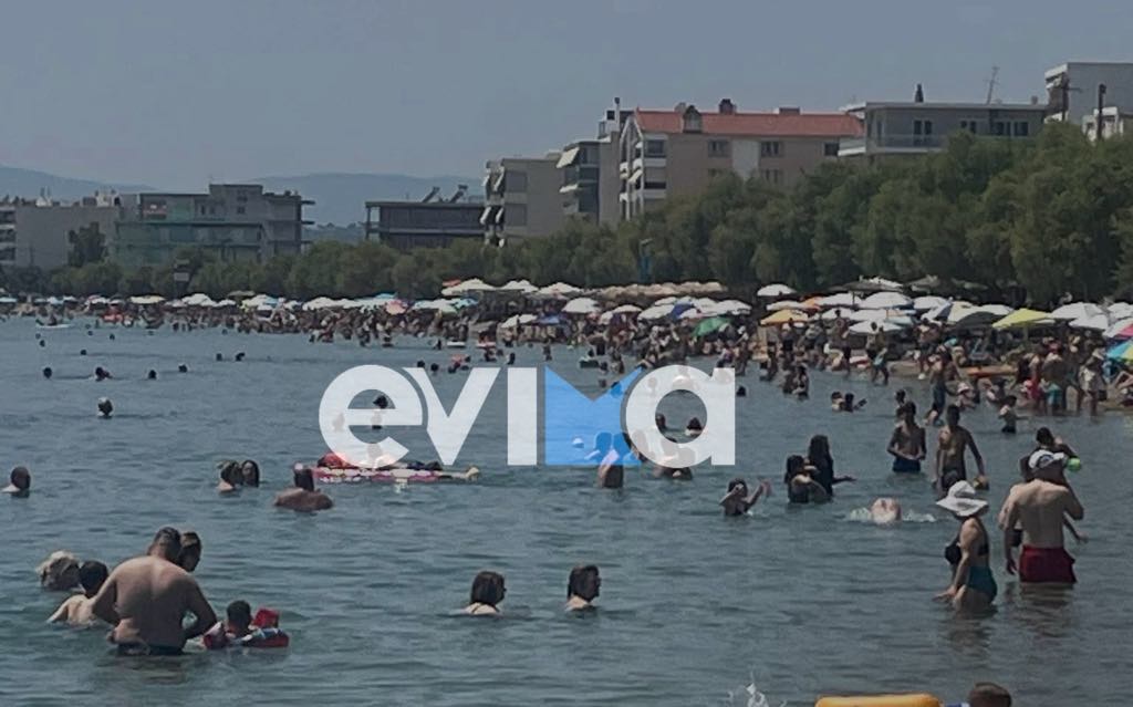 «Βουλιάζουν» από κόσμο οι παραλίες της Εύβοιας – Δείτε φωτογραφίες