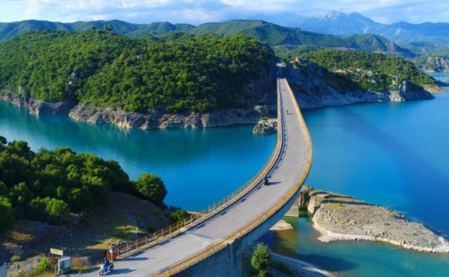 Η γέφυρα που «μάγεψε» τον κόσμο βρίσκεται στην Ελλάδα – Δεν θα πιστεύετε πώς χτίστηκε Η γέφυρα που «μάγεψε» τον κόσμο βρίσκεται στην Ελλάδα – Δεν θα πιστεύετε πώς χτίστηκε