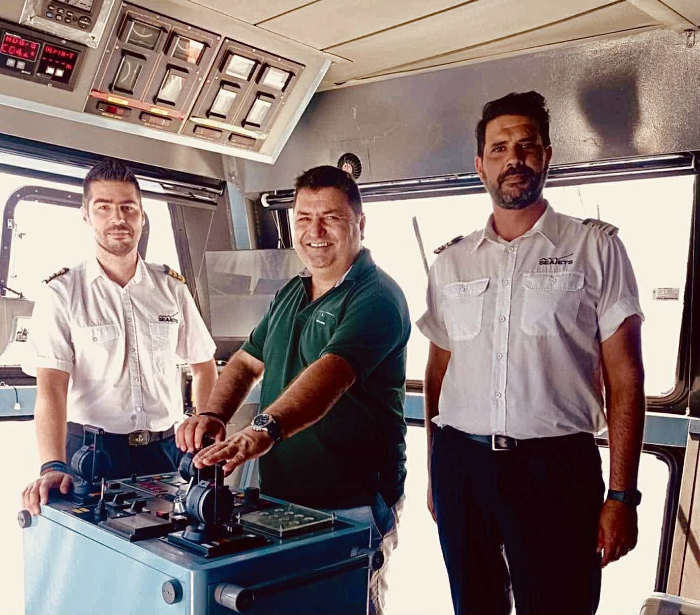 Στο πιλοτήριο του seajets ο Τσαπουρνιώτης – Για που ταξίδεψε Στο πιλοτήριο του seajets ο Τσαπουρνιώτης – Για που ταξίδεψε