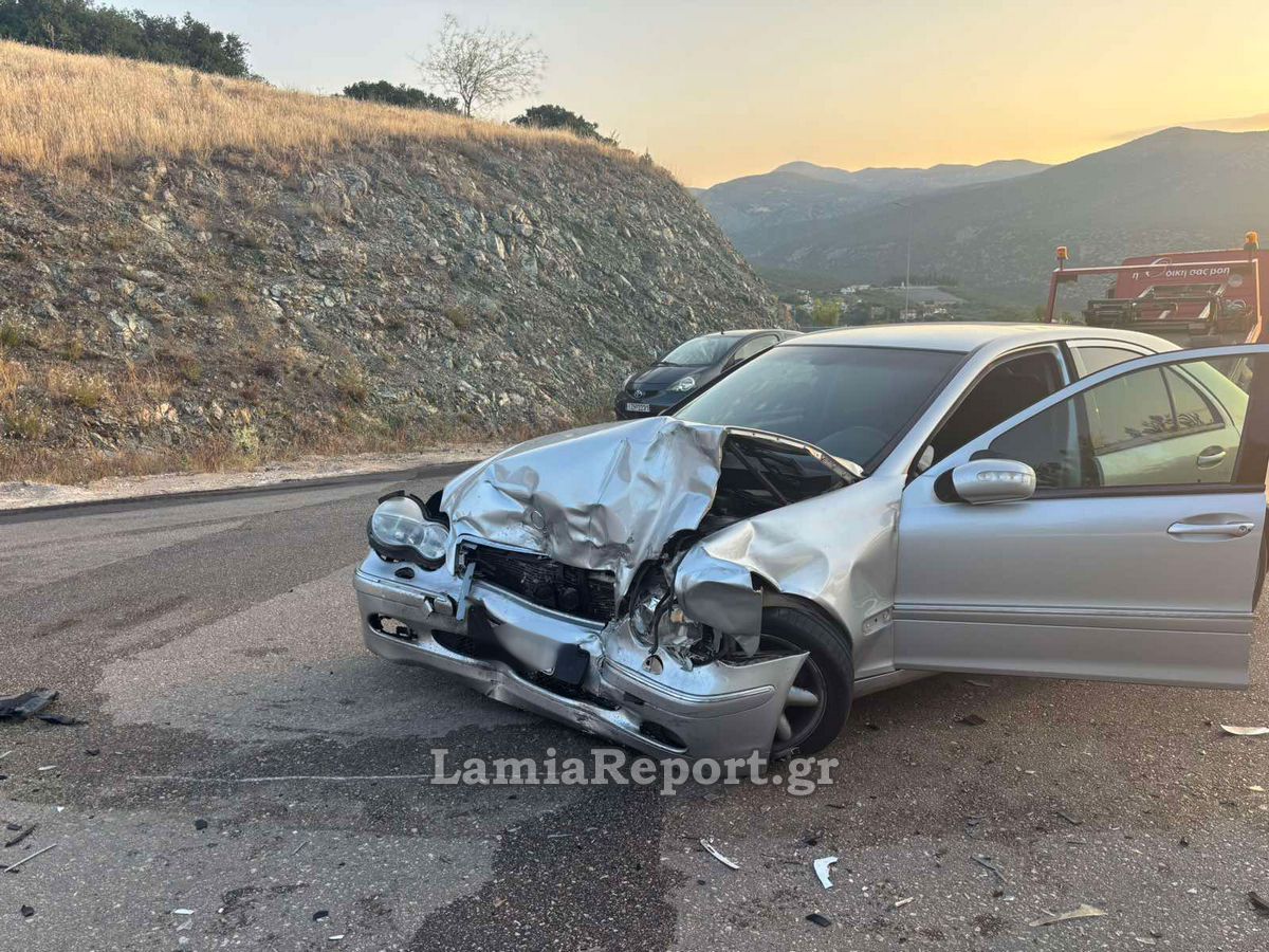 Σοκ στη Λαμία: Σκοτώθηκε σε τροχαίο ο Αντιδήμαρχος Κώστας Σταυρογιάννης – Βαριά τραυματισμένη η σύζυγός του Σοκ στη Λαμία: Σκοτώθηκε σε τροχαίο ο Αντιδήμαρχος Κώστας Σταυρογιάννης – Βαριά τραυματισμένη η σύζυγός του