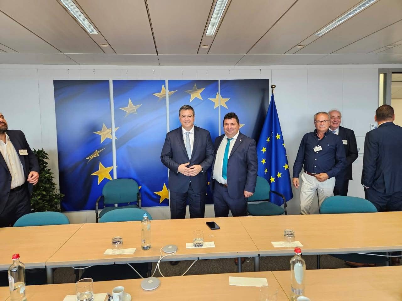 Εύβοια: Συνάντηση Τσαπουρνιώτη – Τζιτζικώστα στις Βρυξέλλες Εύβοια: Συνάντηση Τσαπουρνιώτη – Τζιτζικώστα στις Βρυξέλλες