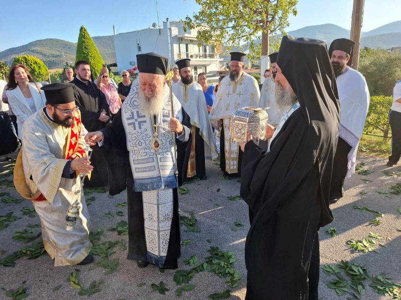 Η Χαλκίδα υποδέχθηκε την κάρα του Αγίου Παντελεήμονος Η Χαλκίδα υποδέχθηκε την κάρα του Αγίου Παντελεήμονος