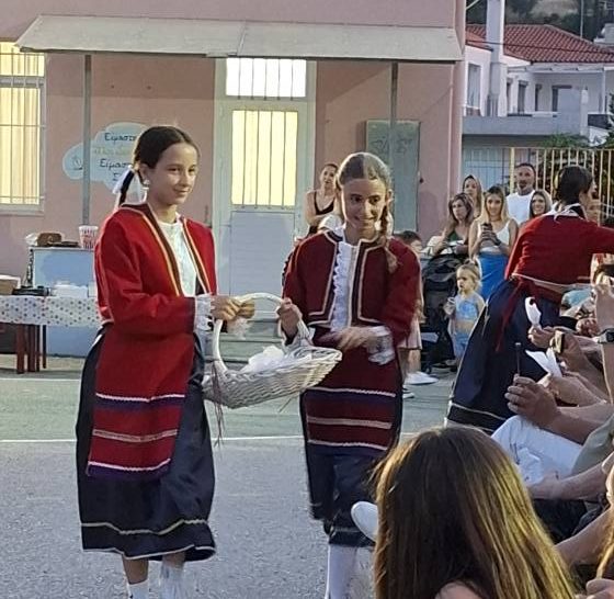 Εύβοια: Μαθητές της ΣΤ’ τάξης φεύγουν με δάκρυα από το Δημοτικό! Συγκινησιακή φόρτιση στη γιορτή!