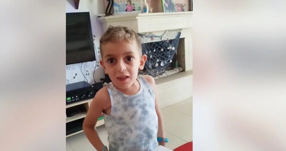 Eύβοια: Ο Παναγιώτης Ραφαήλ αποφοίτησε από την Α’ Δημοτικού και μας εύχεται «καλό καλοκαίρι» Eύβοια: Ο Παναγιώτης Ραφαήλ αποφοίτησε από την Α’ Δημοτικού και μας εύχεται «καλό καλοκαίρι»