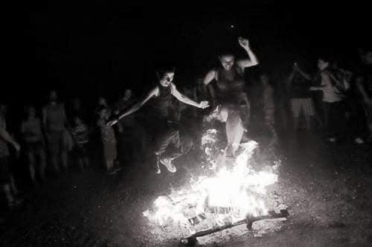 Εύβοια: Αναβίωση του εθίμου του “Αϊ Γιάννη του Ριγανά” στις Γούβες Εύβοια: Αναβίωση του εθίμου του “Αϊ Γιάννη του Ριγανά” στις Γούβες