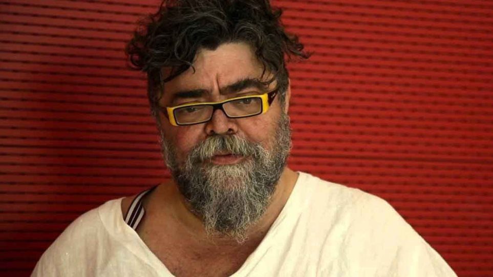 Ο Σταμάτης Κραουνάκης φέρνει «τα αηδόνια του θέρους» στην Εύβοια