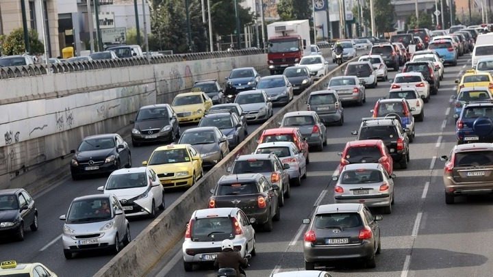 «Βαριές καμπάνες» για αλκοόλ, κινητό και υπερβολική ταχύτητα- Ολα όσα προβλέπει ο νέος ΚΟΚ