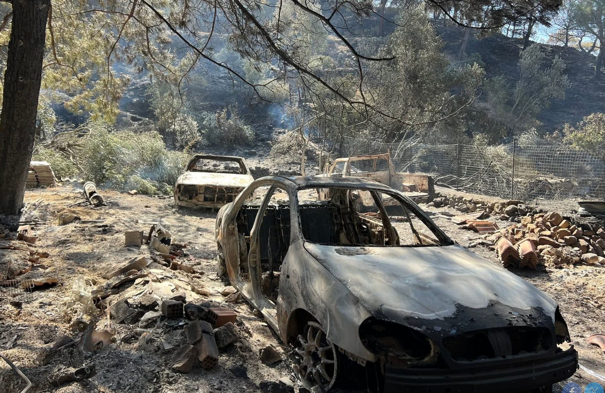 Μεγάλη καταστροφή στη Χίο: Η φωτιά έκαψε πάνω από 40.000 στρέμματα Μεγάλη καταστροφή στη Χίο: Η φωτιά έκαψε πάνω από 40.000 στρέμματα