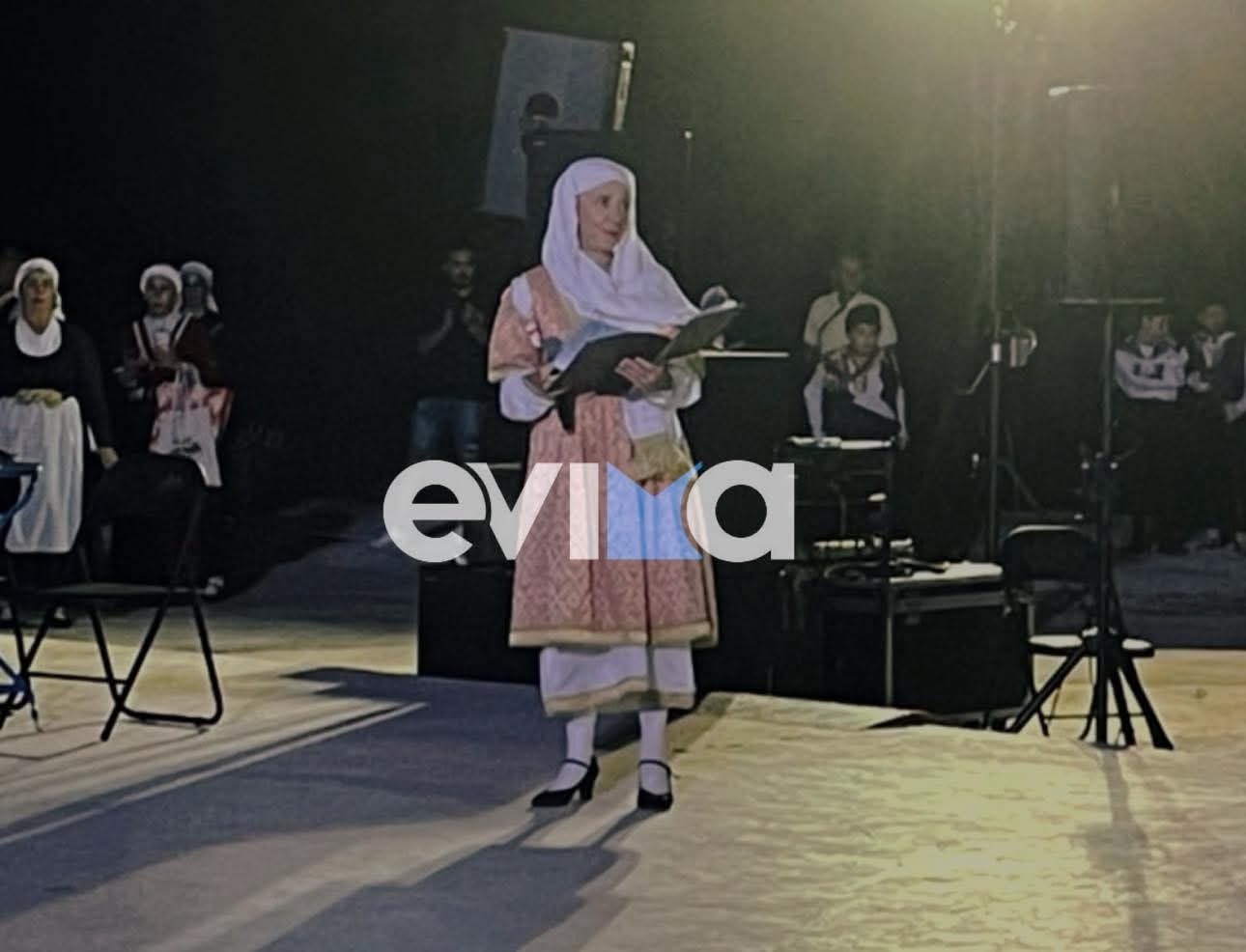 Κάρυστος: Αυτή είναι η δασκάλα που έκανε όλη την Εύβοια να μιλά για τις Ανεμοπύλες! Κάρυστος: Αυτή είναι η δασκάλα που έκανε όλη την Εύβοια να μιλά για τις Ανεμοπύλες!