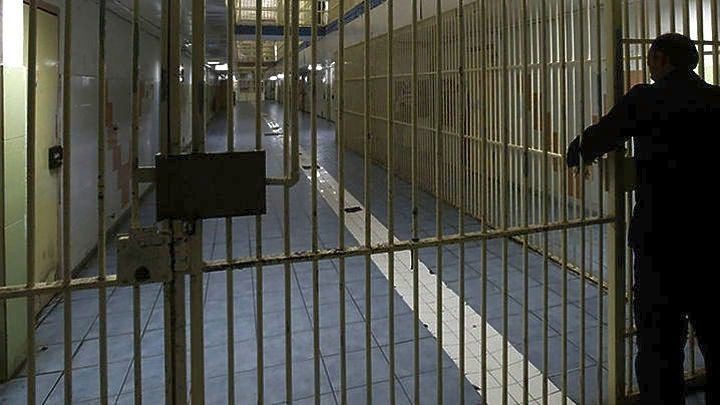 Δολοφονία καθηγητή: Στη φυλακή ο εκτελεστής, η πρώην σύζυγος του θύματος και τρεις συνεργοί Δολοφονία καθηγητή: Στη φυλακή ο εκτελεστής, η πρώην σύζυγος του θύματος και τρεις συνεργοί