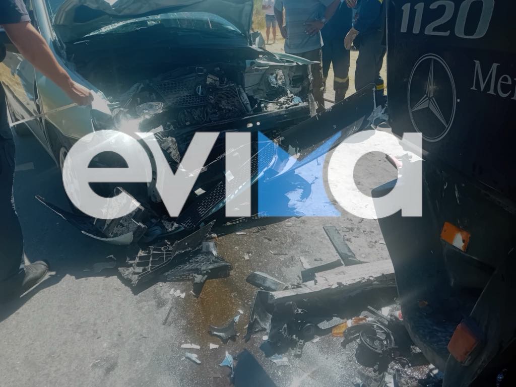 Σοβαρό τροχαίο τώρα στην Εύβοια Σοβαρό τροχαίο τώρα στην Εύβοια