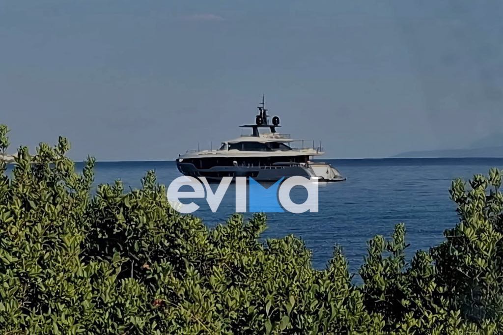 Σε αυτή την παραλία έκανε μπάνιο ο Ρονάλντο πριν φύγει από την Εύβοια – Νέα εικόνα Σε αυτή την παραλία έκανε μπάνιο ο Ρονάλντο πριν φύγει από την Εύβοια – Νέα εικόνα