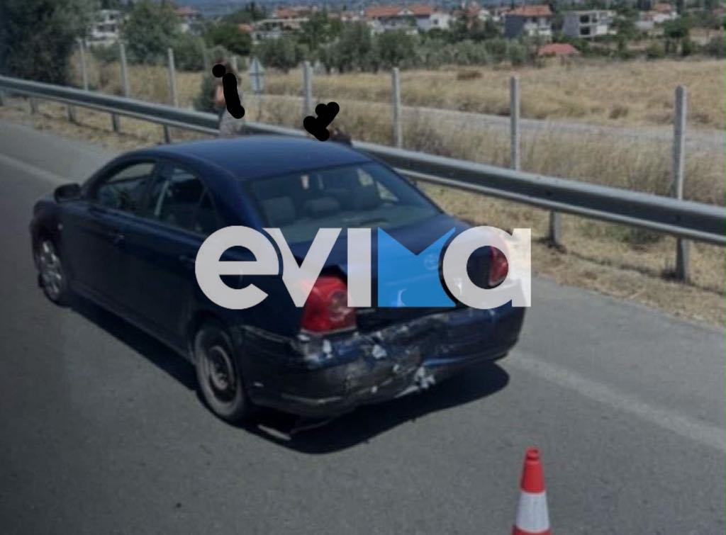 Τροχαίο τώρα στην Εύβοια: Συγκρούστηκαν δύο οχήματα σε κεντρικό δρόμο Τροχαίο τώρα στην Εύβοια: Συγκρούστηκαν δύο οχήματα σε κεντρικό δρόμο