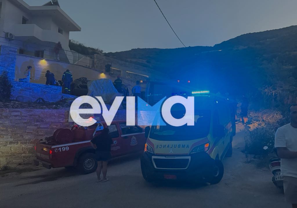 Σοβαρό τροχαίο τώρα στην Εύβοια: Ένας εγκλωβισμένος Σοβαρό τροχαίο τώρα στην Εύβοια: Ένας εγκλωβισμένος