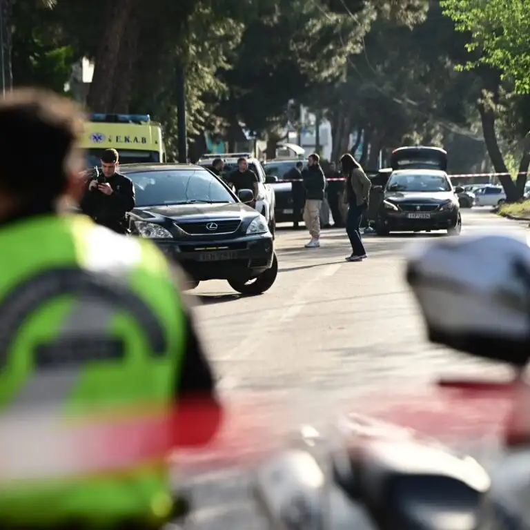 Νεκρός άνδρας στην Αγία Παρασκευή μετά από πυροβολισμούς Νεκρός άνδρας στην Αγία Παρασκευή μετά από πυροβολισμούς