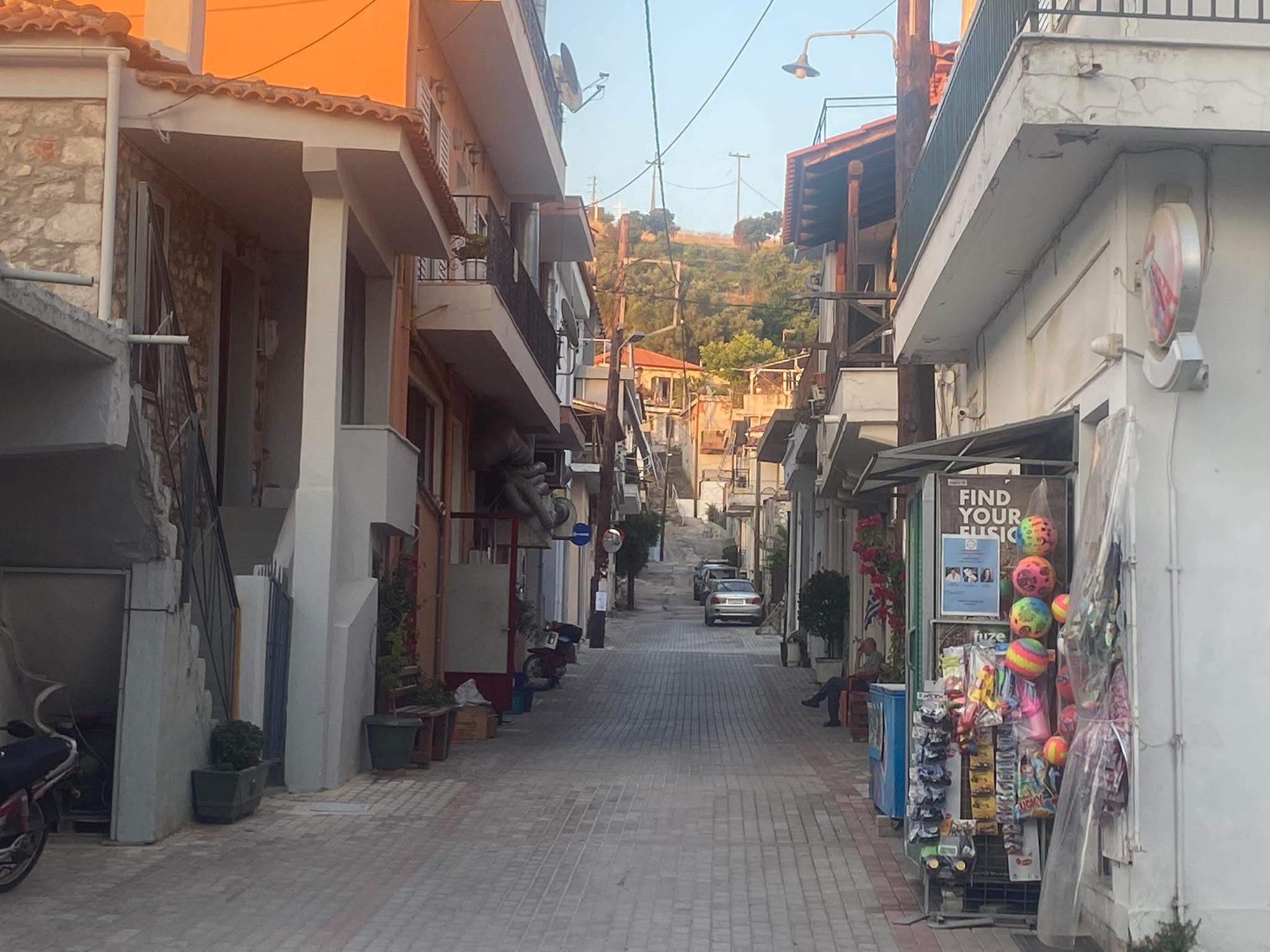 Εύβοια: Αυτό το χωριό έκανε τους δρόμους πλακόστρωτους και έγινε…αγνώριστο! Εύβοια: Αυτό το χωριό έκανε τους δρόμους πλακόστρωτους και έγινε…αγνώριστο!