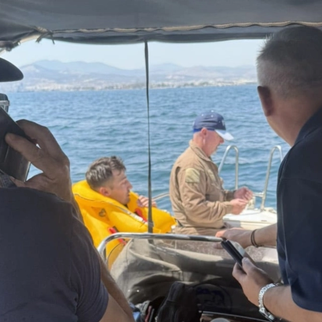 Ελευσίνα: «Ακούσαμε ένα μπαμ και είδαμε το ελικόπτερο να πέφτει στη θάλασσα» – Οι πρώτες εικόνες Ελευσίνα: «Ακούσαμε ένα μπαμ και είδαμε το ελικόπτερο να πέφτει στη θάλασσα» – Οι πρώτες εικόνες