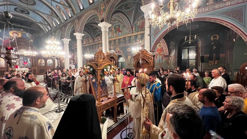 Η Χαλκίδα γιορτάζει την προστάτιδά της Αγ. Παρασκευή! Ξεκίνησαν οι λατρευτικές εκδηλώσεις Η Χαλκίδα γιορτάζει την προστάτιδά της Αγ. Παρασκευή! Ξεκίνησαν οι λατρευτικές εκδηλώσεις