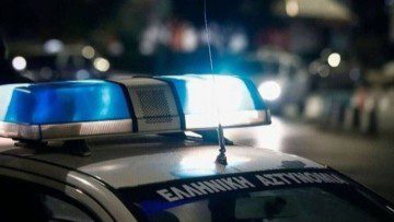 Ρόδος: Πατέρας κατήγγειλε ότι αστυνομικός έπιασε την κόρη του από τον λαιμό σε έλεγχο ρουτίνας Ρόδος: Πατέρας κατήγγειλε ότι αστυνομικός έπιασε την κόρη του από τον λαιμό σε έλεγχο ρουτίνας
