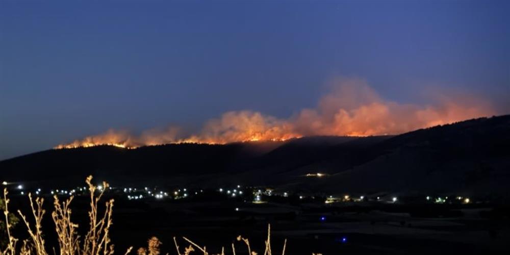 Φωτιά στην Κοζάνη: Καίει ανεξέλεγκτη για τρίτη μέρα Φωτιά στην Κοζάνη: Καίει ανεξέλεγκτη για τρίτη μέρα
