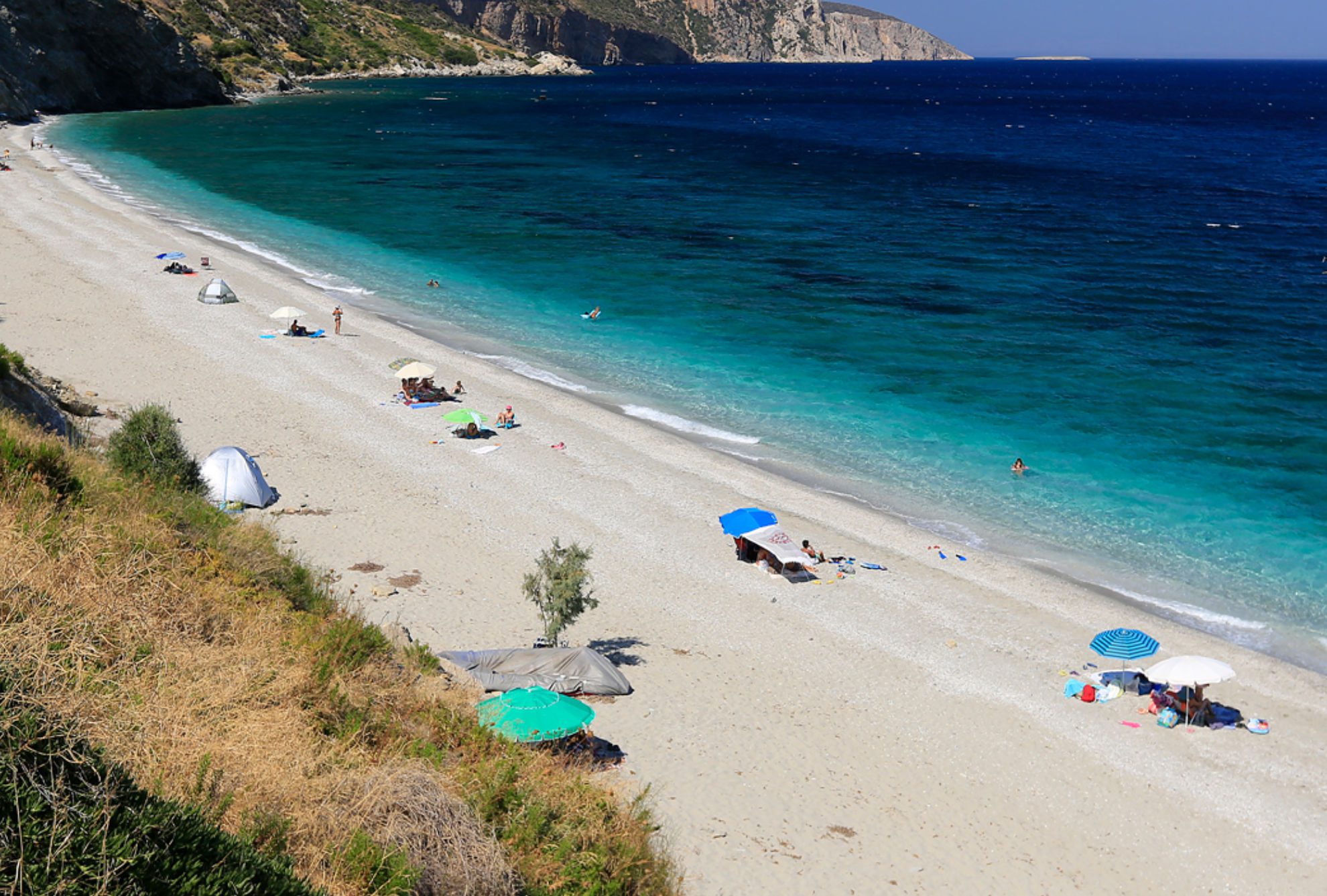 Αυτή η παραλία της Εύβοιας «θυμίζει» Κουφονήσια Αυτή η παραλία της Εύβοιας «θυμίζει» Κουφονήσια