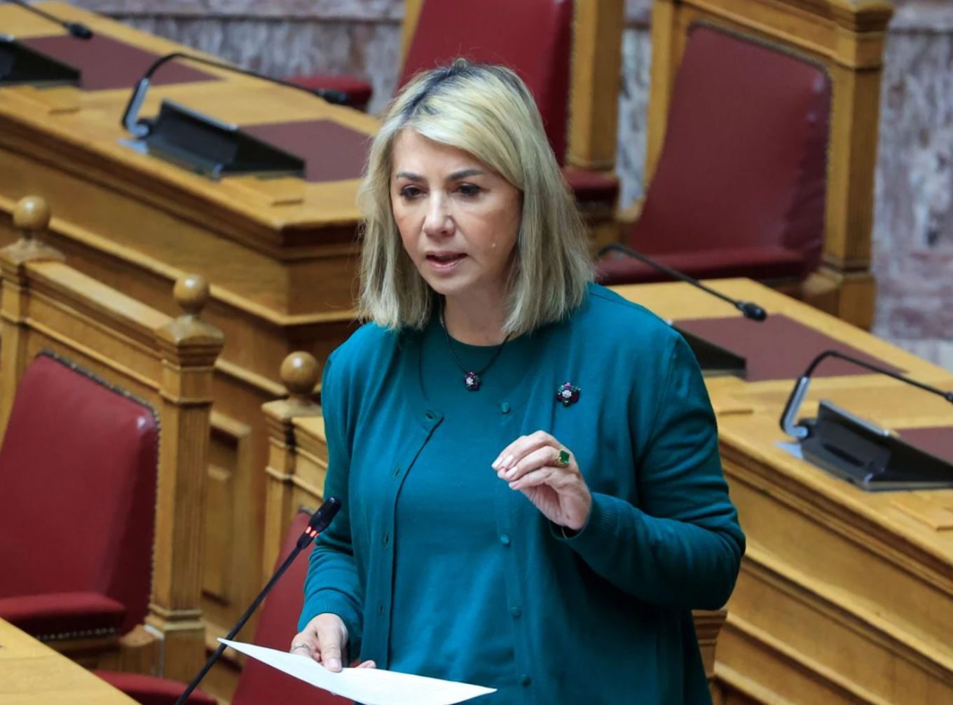 Συνελήφθη δημοσιογράφος για εκβιασμό της Ζέττας Μακρή Συνελήφθη δημοσιογράφος για εκβιασμό της Ζέττας Μακρή