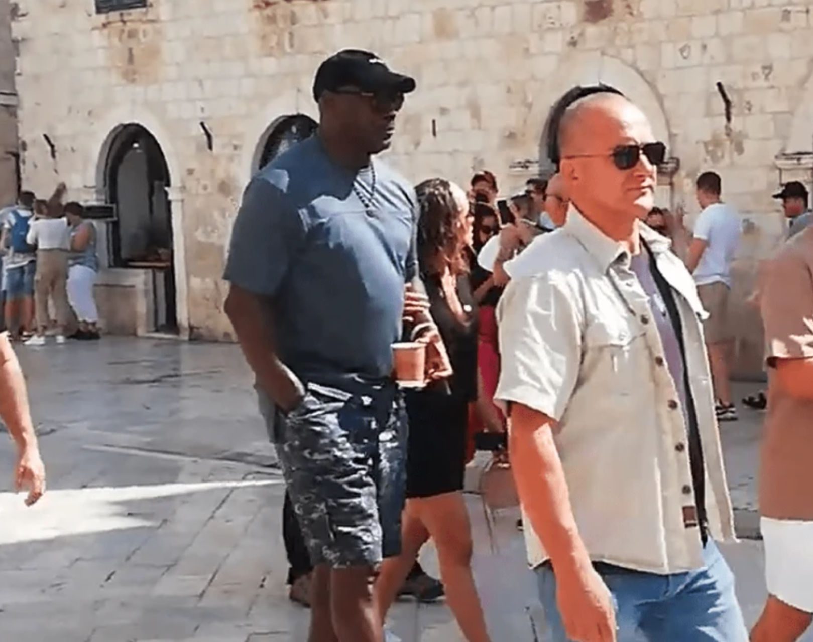 Ο «μυστικός δείπνος» του Μάικλ Τζόρνταν στην Αθήνα – Δείτε τι έφαγε και αποθέωσε την ελληνική κουζίνα Ο «μυστικός δείπνος» του Μάικλ Τζόρνταν στην Αθήνα – Δείτε τι έφαγε και αποθέωσε την ελληνική κουζίνα