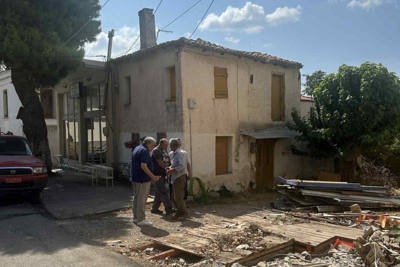 «Σήκωσαν» περίπτερο στην Εύβοια – Εικόνες από το σημείο «Σήκωσαν» περίπτερο στην Εύβοια – Εικόνες από το σημείο
