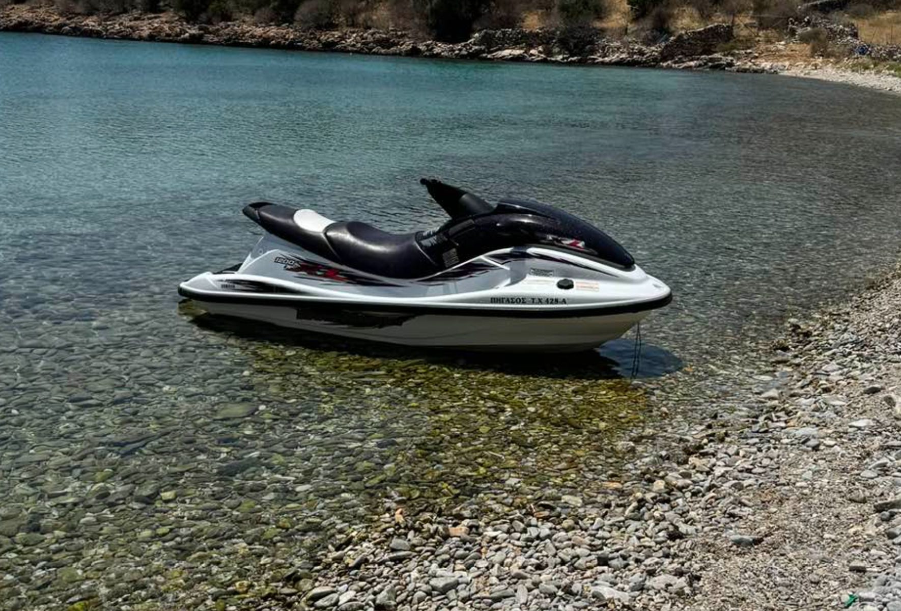 Περιπέτεια για γνωστό ηθοποιό στην Εύβοια – Του έκλεψαν τζετ σκι αλλά… το βρήκε Περιπέτεια για γνωστό ηθοποιό στην Εύβοια – Του έκλεψαν τζετ σκι αλλά… το βρήκε