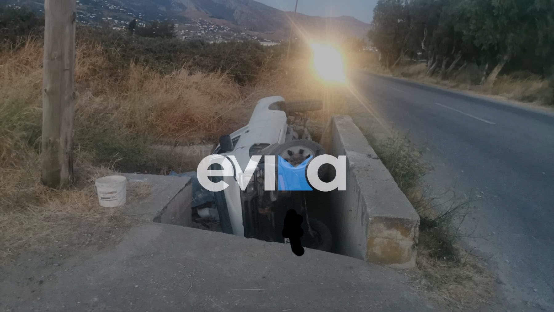 Σοβαρό τροχαίο στη Νότια Εύβοια: Αγροτικό βγήκε εκτός δρόμου και έπεσε σε χαντάκι – Τραυματίστηκαν δύο άτομα Σοβαρό τροχαίο στη Νότια Εύβοια: Αγροτικό βγήκε εκτός δρόμου και έπεσε σε χαντάκι – Τραυματίστηκαν δύο άτομα