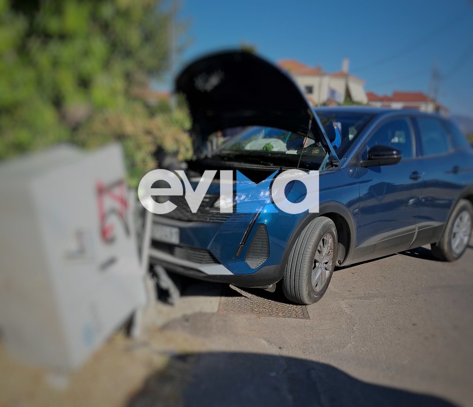 Τέταρτο τροχαίο σήμερα στην Εύβοια: ΙΧ βγήκε εκτός δρόμου και έπεσε σε μάντρα – Δύο τραυματίες Τέταρτο τροχαίο σήμερα στην Εύβοια: ΙΧ βγήκε εκτός δρόμου και έπεσε σε μάντρα – Δύο τραυματίες